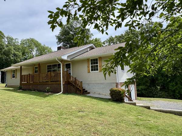 9814 Lakeside Road, Harrison, TN 37341
