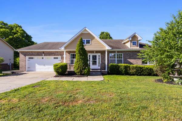 3484 Clover Hill Dr, Clarksville, TN 37043