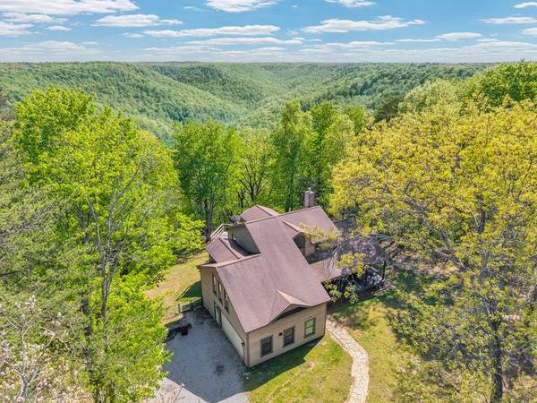 160 Eagles Bluff Cir, Spencer, TN 38585