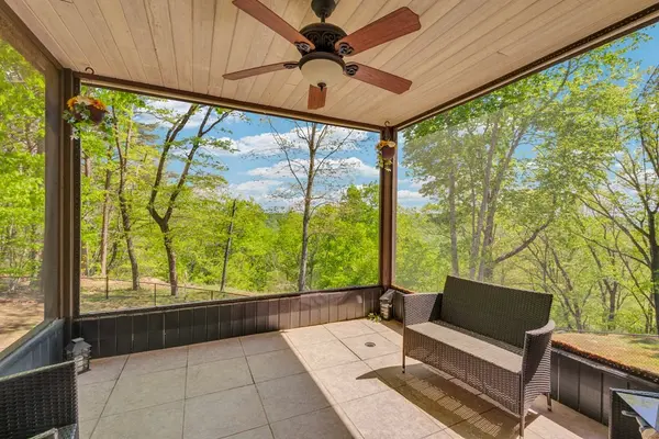 160 Eagles Bluff Cir, Spencer, TN 38585