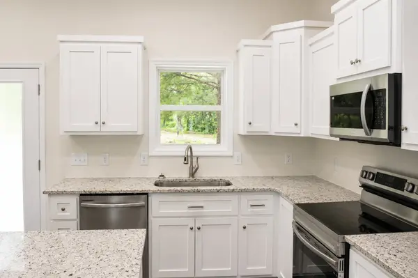 100 Lexie Ln, Lawrenceburg, TN 38464