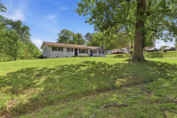 2082 Skyview Cir, Clarksville, TN 37042
