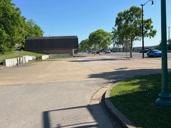261 N Riverside Dr, Clarksville, TN 37040