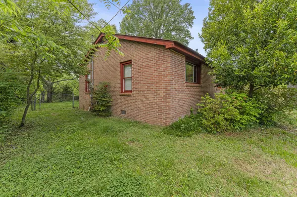 1400 Holders Cove Rd, Winchester, TN 37398