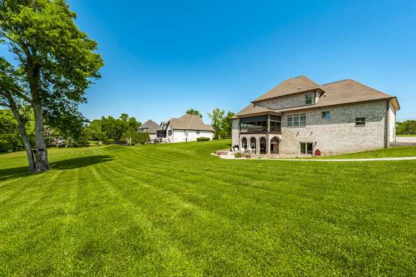872 Douglas Bend Rd, Gallatin, TN 37066