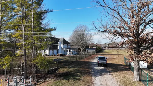 3187 N Thompson Ln, Murfreesboro, TN 37129