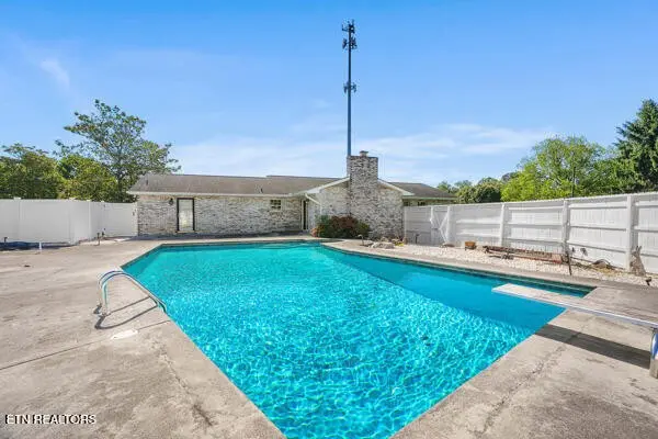 5208 John Hall Rd, Knoxville, TN 37920