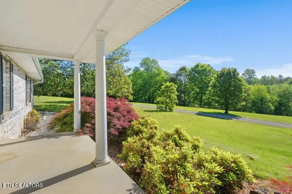 5208 John Hall Rd, Knoxville, TN 37920