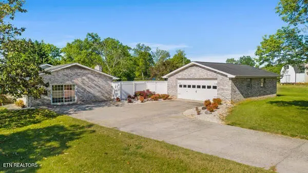 5208 John Hall Rd, Knoxville, TN 37920