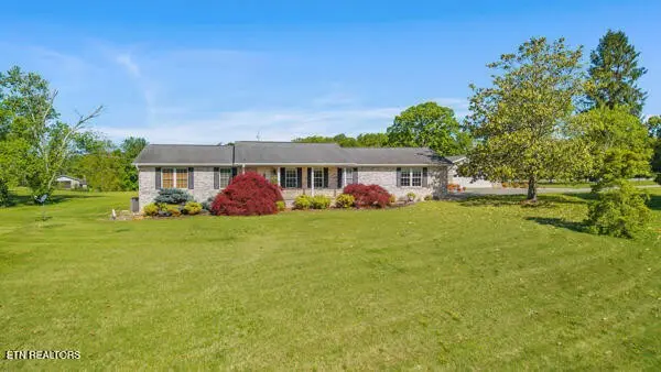 5208 John Hall Rd, Knoxville, TN 37920