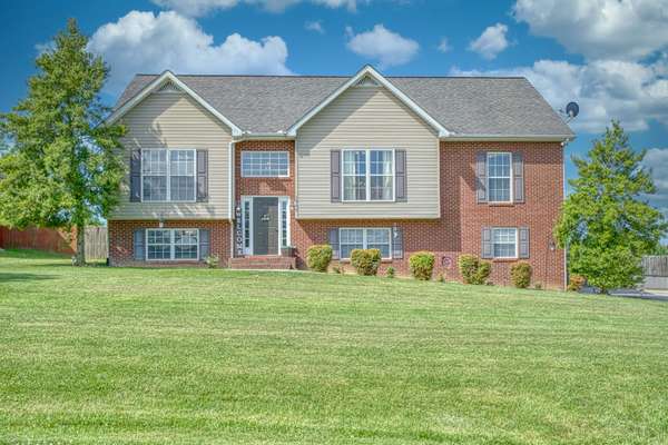 1964 Clemmons Rd, Cookeville, TN 38501