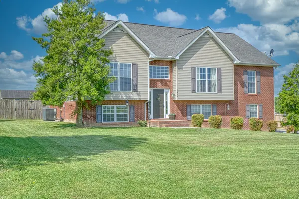 1964 Clemmons Rd, Cookeville, TN 38501