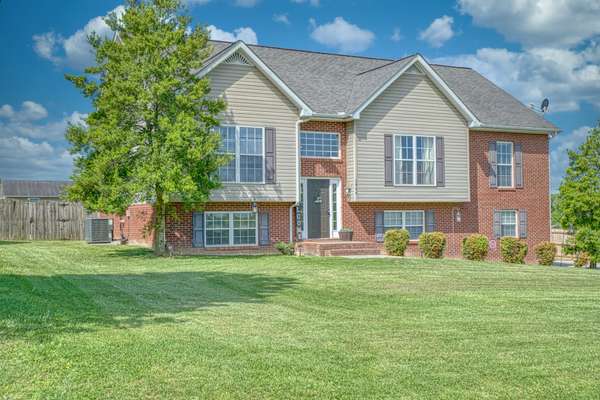 1964 Clemmons Rd, Cookeville, TN 38501