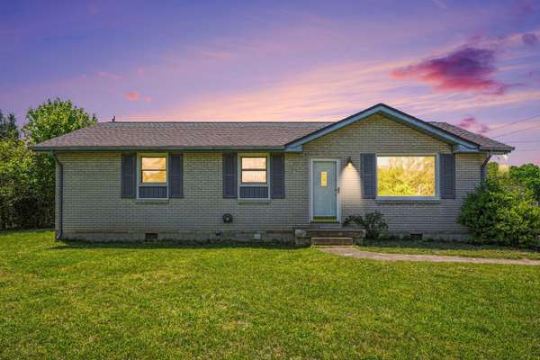 1404 Alton Dr, Pleasant View, TN 37146