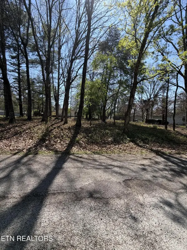 319 Dartmoor Drive, Crossville, TN 38558