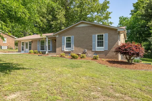 1606 Whippoorwill Dr, Lawrenceburg, TN 38464