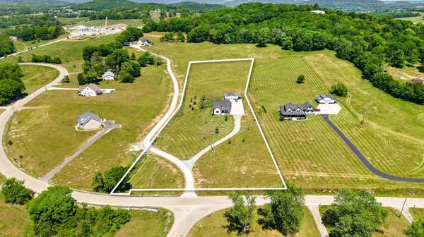 50 Lecornu Ln, Hartsville, TN 37074