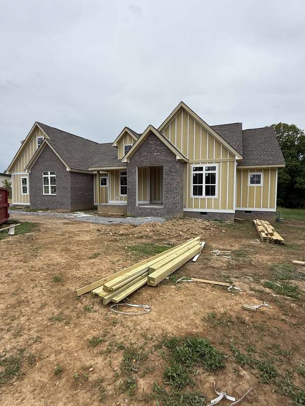 8680 Middle Lick Creek Rd, Lyles, TN 37098