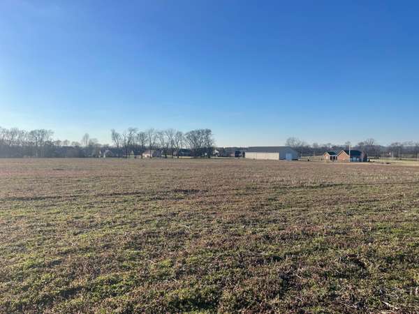 1 Old Zion Rd, Columbia, TN 38401