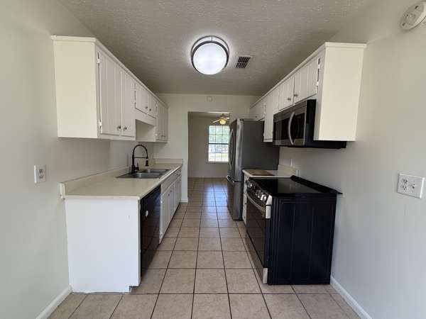 7548 Chadwick Dr, Murfreesboro, TN 37129