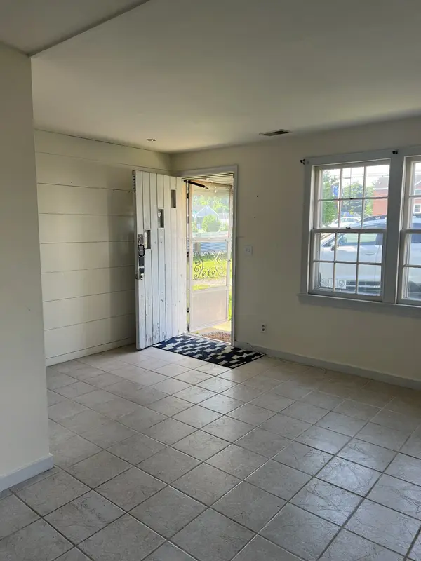 94 Thompson Ln, Nashville, TN 37211