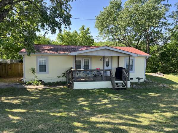 744 W Main St, Watertown, TN 37184