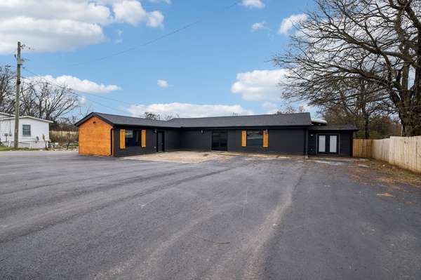 902 Carthage Hwy, Lebanon, TN 37087