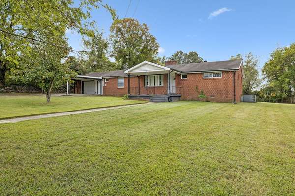 908 Carthage Hwy, Lebanon, TN 37087
