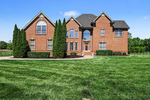 4147 Ironwood Dr, Greenbrier, TN 37073