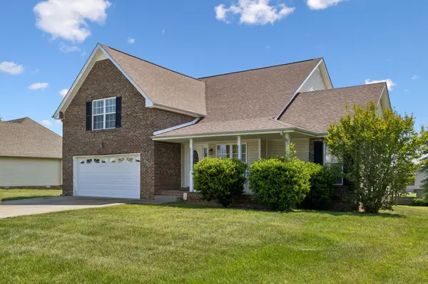 688 Fallbrook Ln, Clarksville, TN 37040