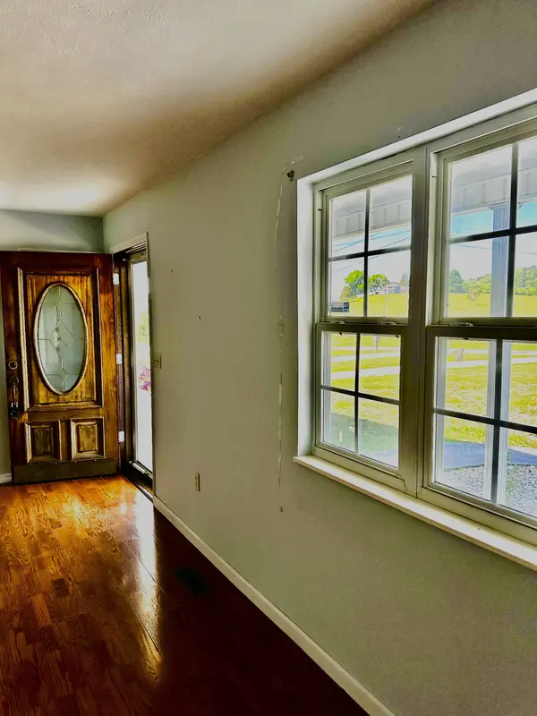 1691 Mullins Rd, Russellville, TN 37860