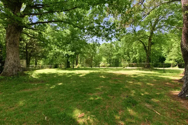 10075 Buckner Ridge Road, Bon Aqua, TN 37025