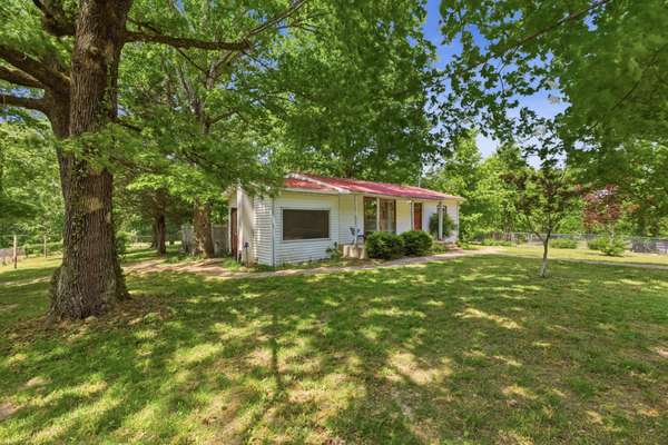 10075 Buckner Ridge Road, Bon Aqua, TN 37025