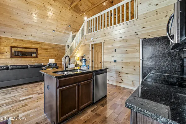 3618 Parkland Way, Gatlinburg, TN 37738