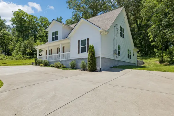 1016 Forestwood Rd, Ashland City, TN 37015