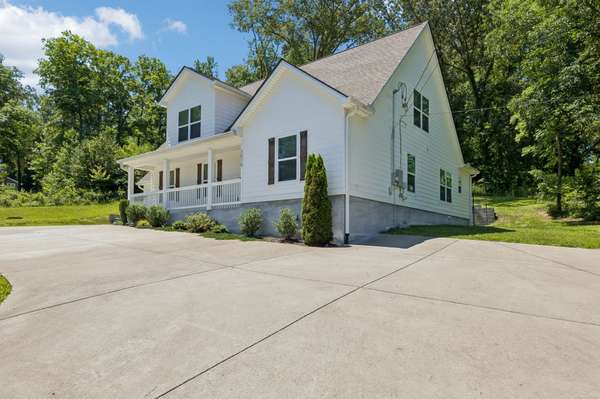 1016 Forestwood Rd, Ashland City, TN 37015