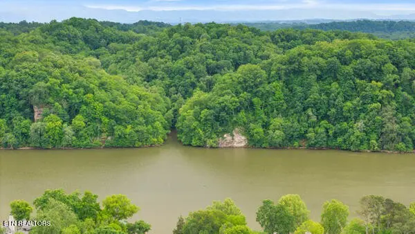 2050 Jones Bend Rd, Louisville, TN 37777