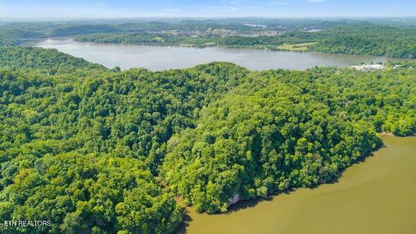 2050 Jones Bend Rd, Louisville, TN 37777