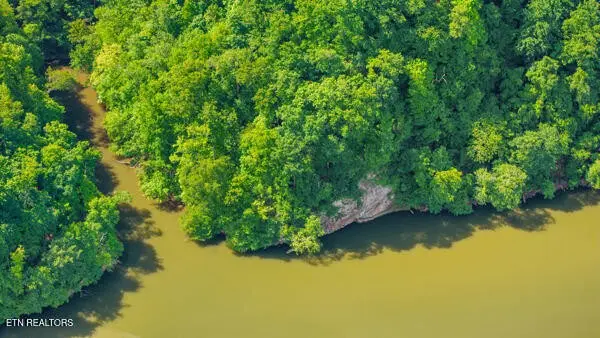 2050 Jones Bend Rd, Louisville, TN 37777