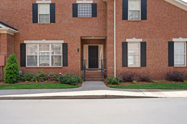 128 Brilliantine Cir, Franklin, TN 37064