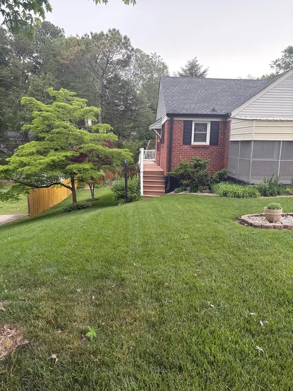 1735 Merritt Dr, Clarksville, TN 37043