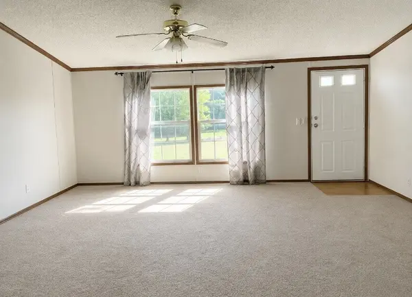 2450 W Leatherwood Rd, Cumberland Furnace, TN 37051