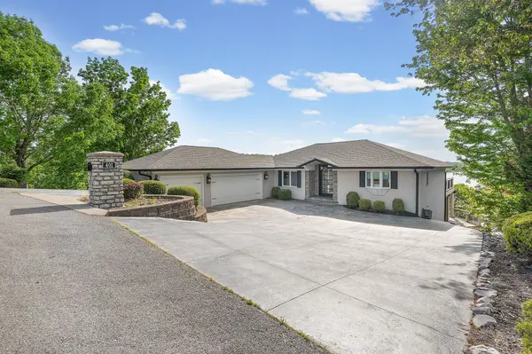401 Pollard Cir, Cadiz, KY 42211