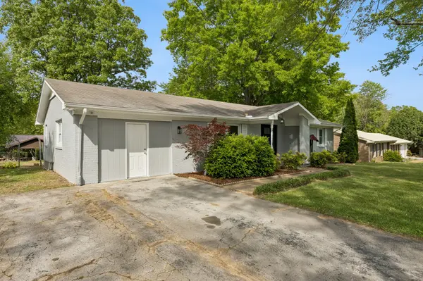 1612 Whippoorwill Dr, Lawrenceburg, TN 38464