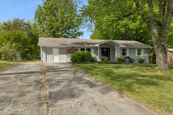 1612 Whippoorwill Dr, Lawrenceburg, TN 38464