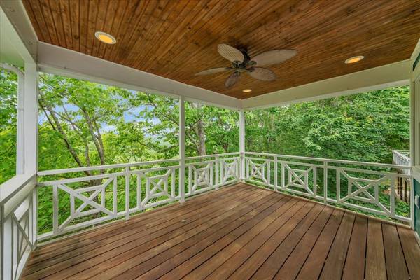 615 Seaton Dr, Smithville, TN 37166