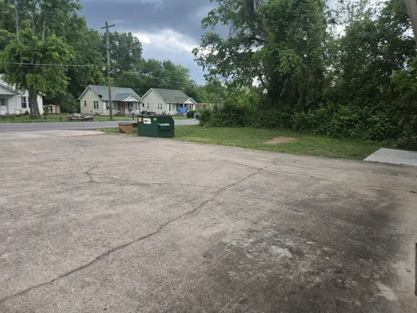 124 W Winchester St, Gallatin, TN 37066