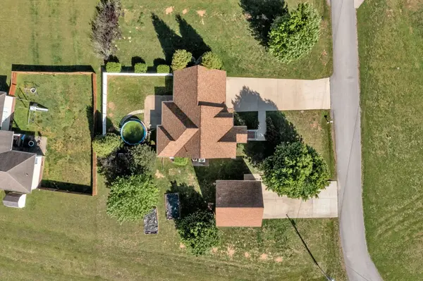 134 Marcal Dr, Cadiz, KY 42211