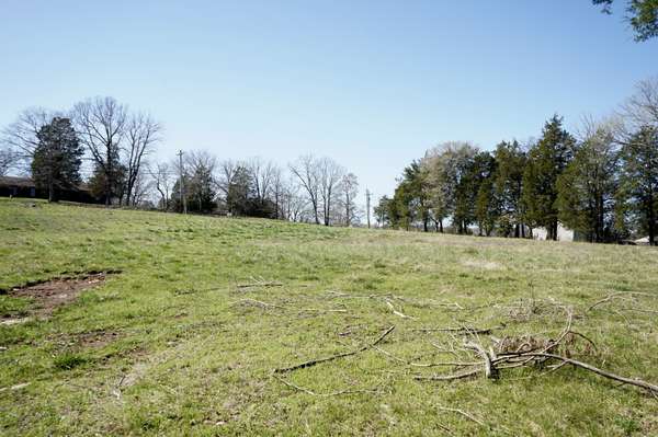 999 Old Lewisburg Hwy, Columbia, TN 38401