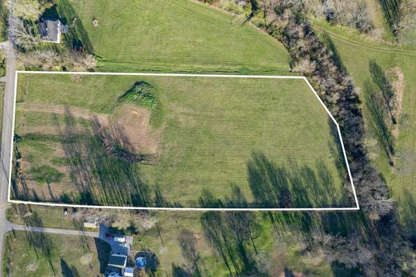 0 Theta Pike, Columbia, TN 38401